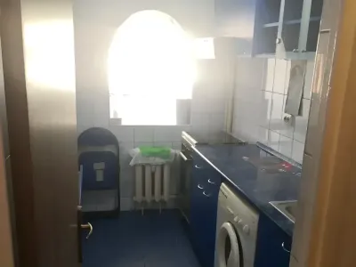 inchiriere garsoniera Sector 6 București bucatarie cu aragaz